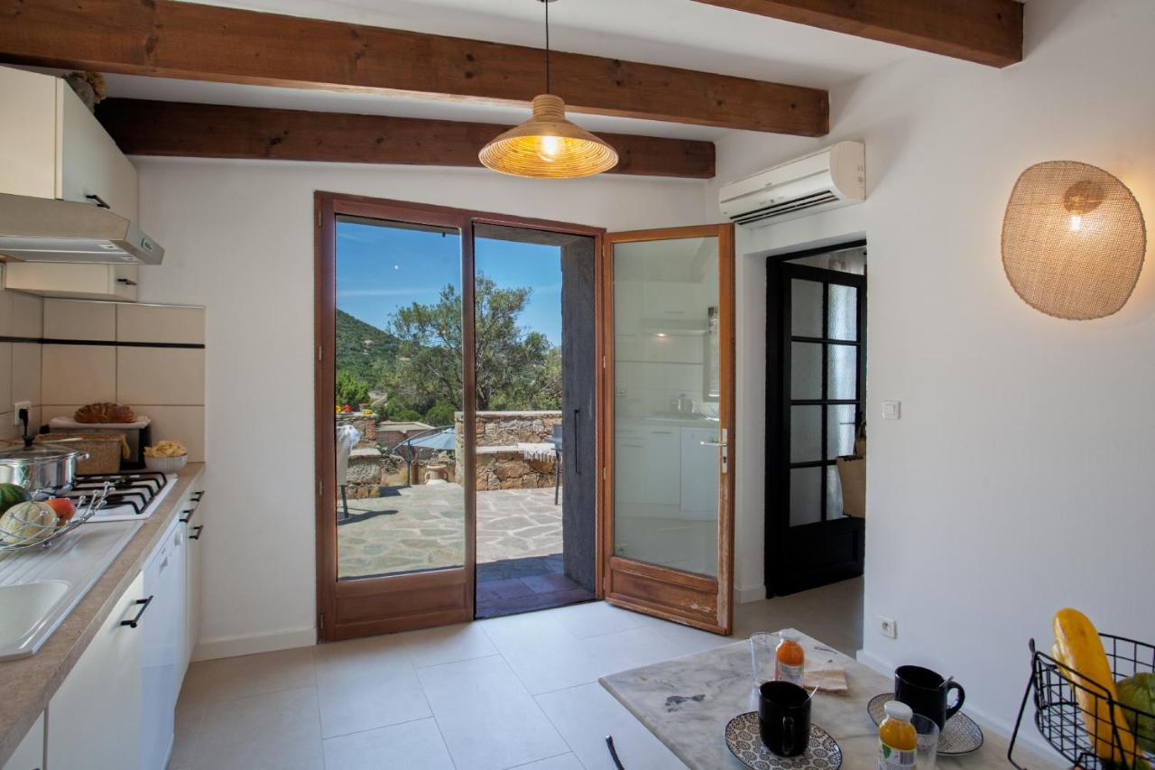 Villa Bodri, Maison En Pierre Avec Vue Mer Et Piscine Chauffee เอลเลอรูซ ภายนอก รูปภาพ